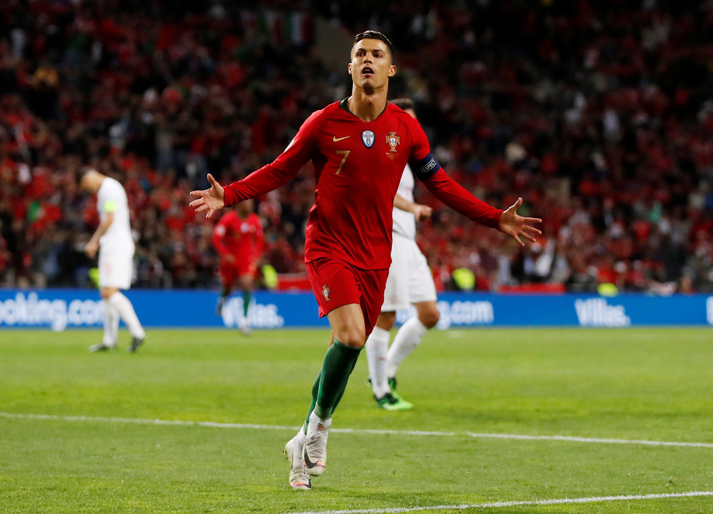 Unduh 5600 Gambar Foto Ronaldo Di Portugal Paling Bagus HD