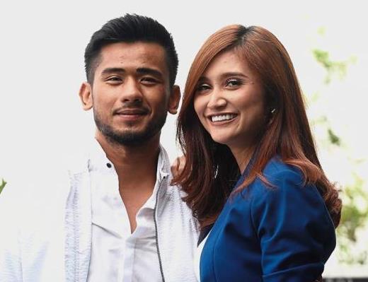 Ayda Jebat Bahagia Bersama Suami Sekali Ini Komen Bekas Kekasih Berita Jalan Kami