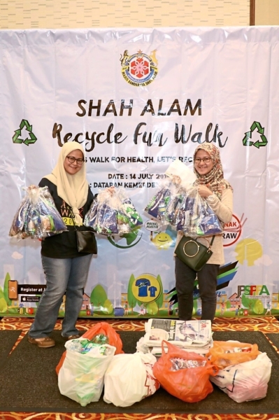 Walk shines spotlight on recycling | The Star