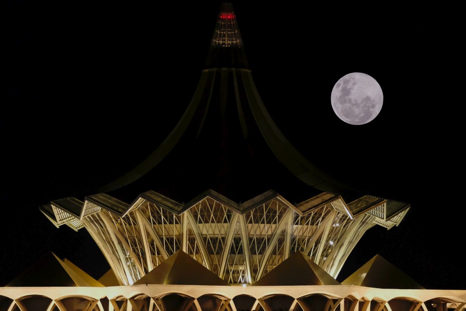 Don T Miss Tonight S Supermoon The Star