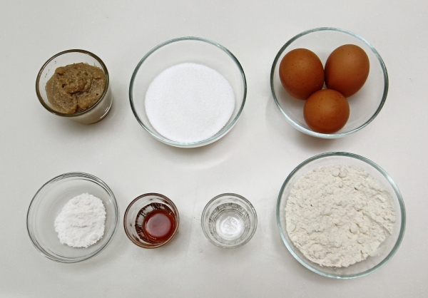 Ingredients for the kaya Swiss roll include castor sugar, large eggs, all-purpose flour, vanilla, icing sugar and kaya. — Photos: YAP CHEE HONG/The Star
