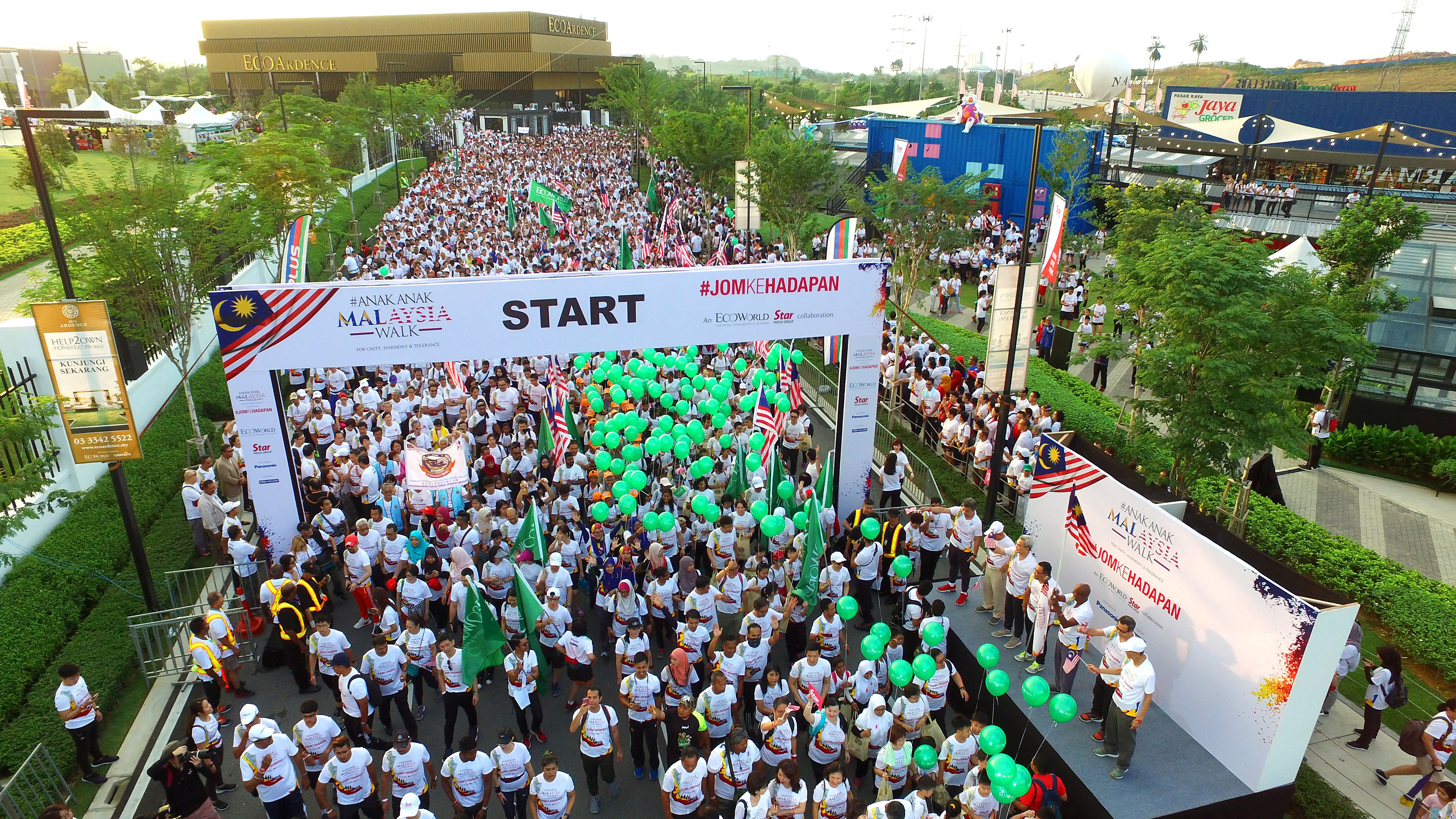 10 000 Participants Come Together For Anakanakmalaysia Walk The Star