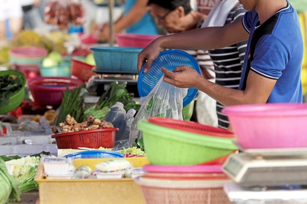Although required to use biodegradable plastics, many traders in Kuala Lumpur say they are too expensive.