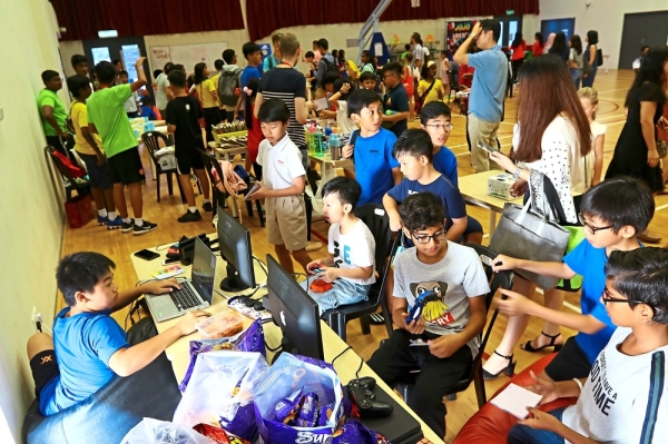 Students enjoying themselves at the PlayStation4 and Nintendo games centre during GEMS Charity Carnival 2019 at GEMS International School at Bandar Tasek Mutiara in Simpang Ampat, Penang. — Photos: ZAINUDIN AHAD/The Star