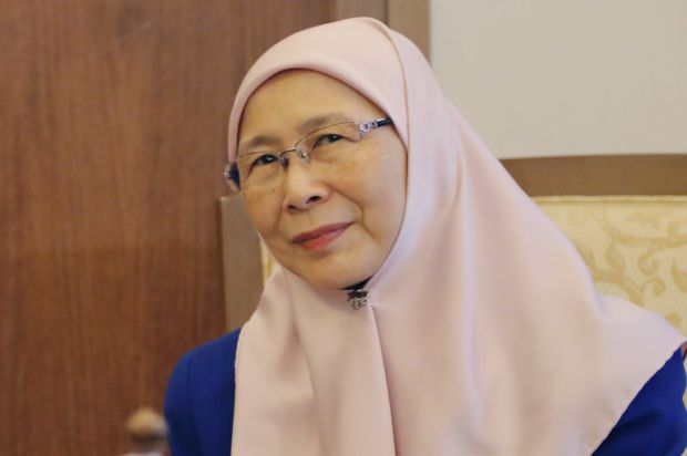 Wan Azizah Govt To Get More Women In The Workforce The Star