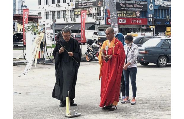 All Eyes On Widow At Crime Scene The Star Online