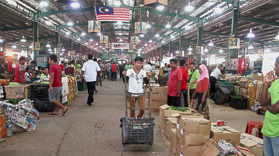 Traders are complaining about poor security at the Kuala Lumpur wholesale market.