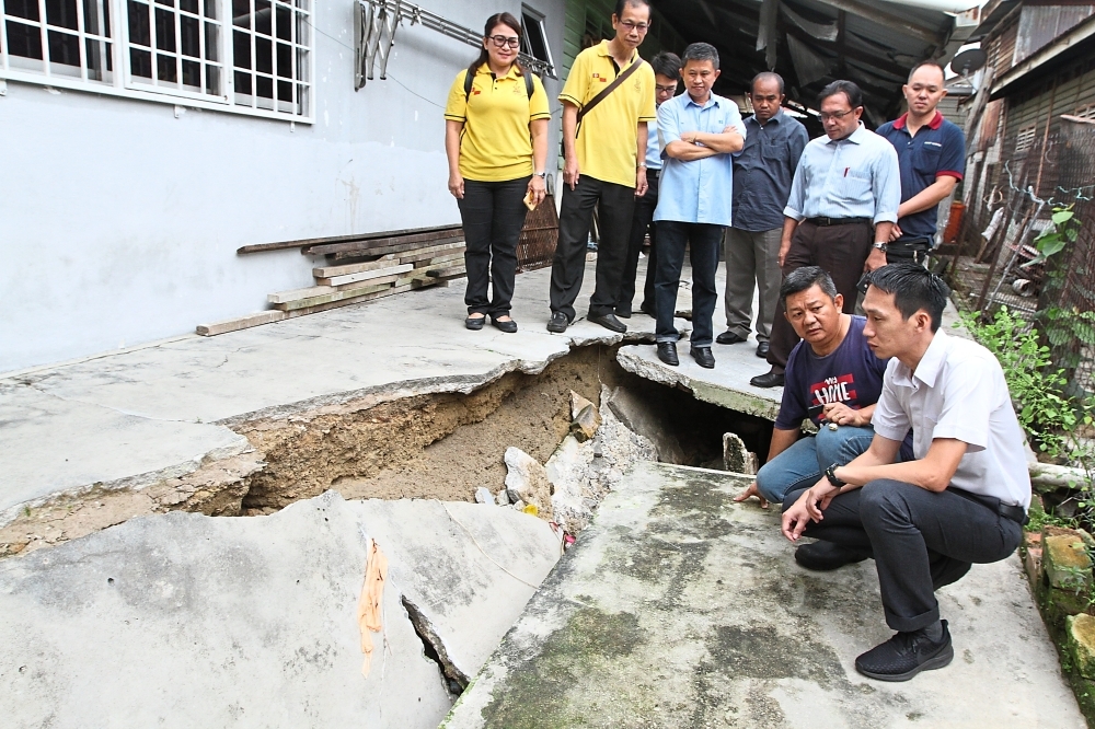 Sinkhole in Seri Kembangan making residents nervous | The Star