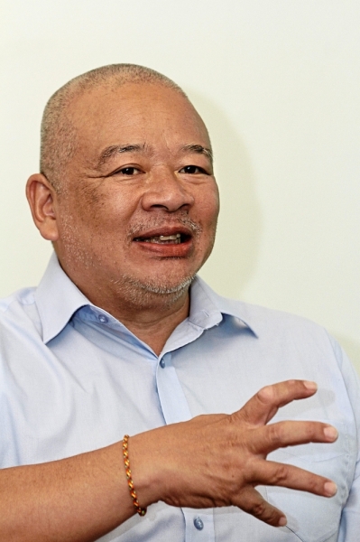 Yan Lee urges the state to invite members from Penang Forum to vet the tenders for the cable car service.