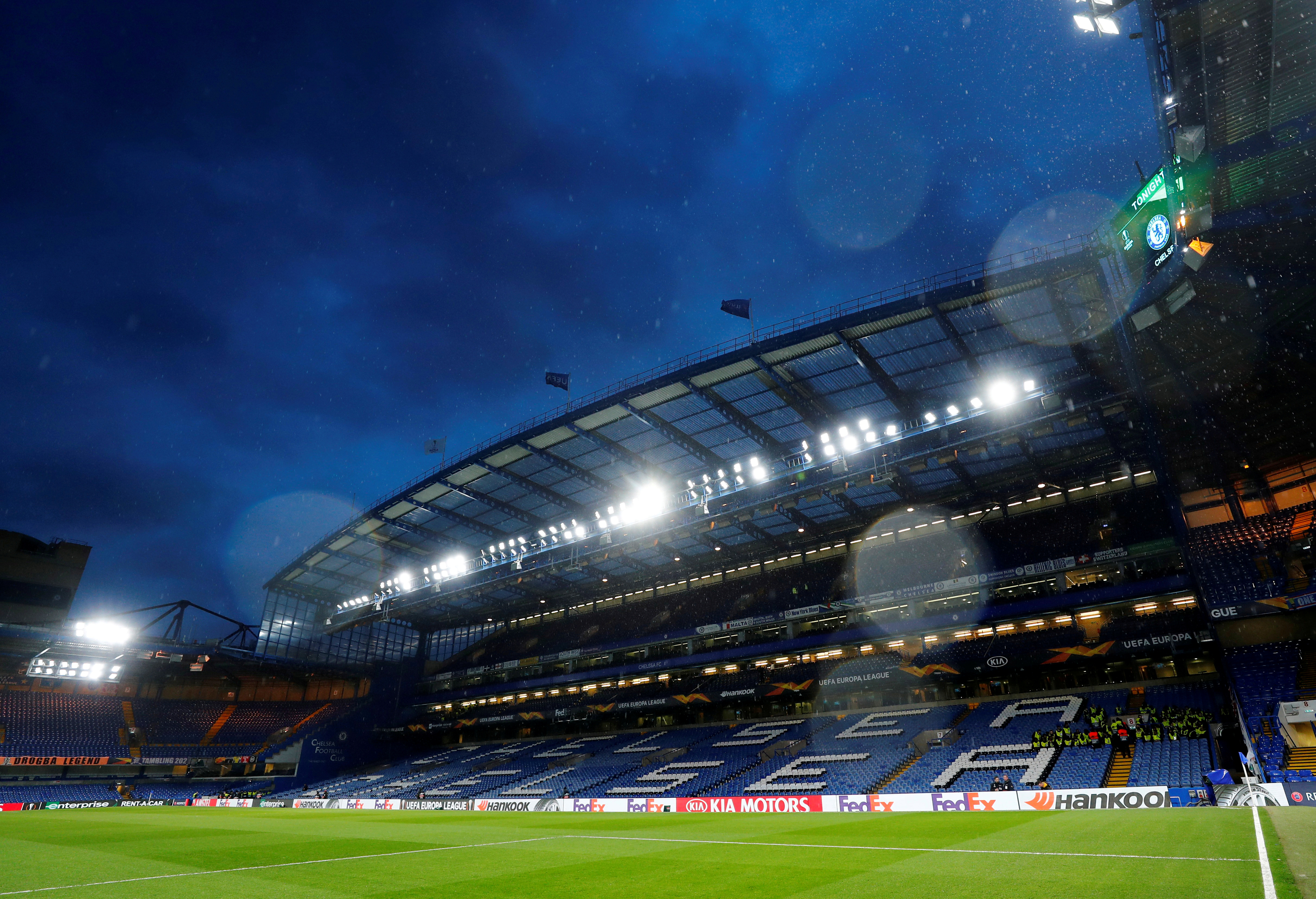 Футбольное поле Stamford Bridge