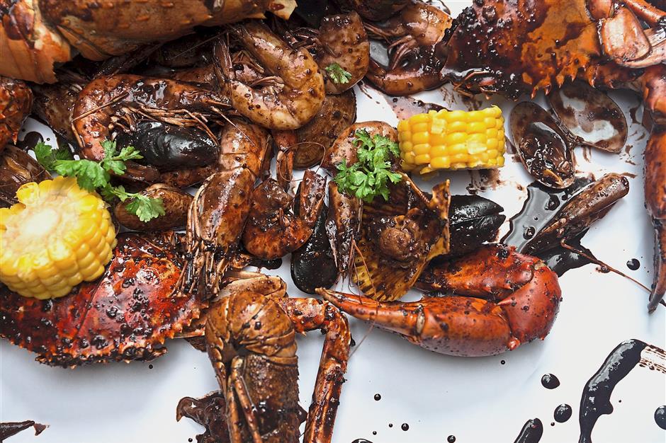 This combo costing RM109 comes with chocolate sauce that provides a sweet and spicy touch.