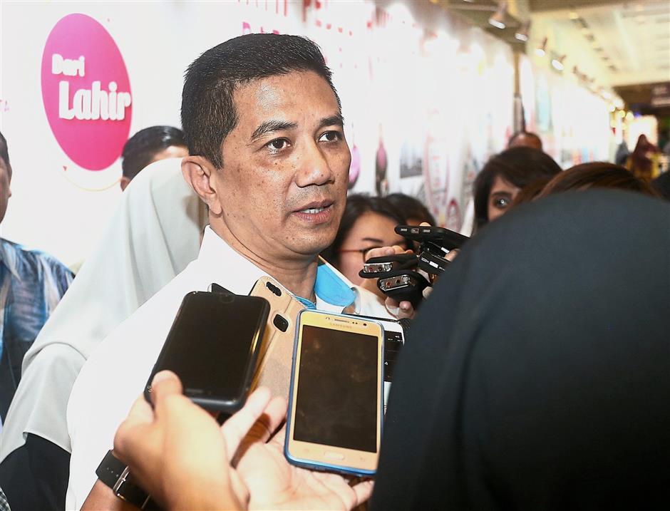 Azmin: Pakatan’s use of PKR logo will give his party clout.