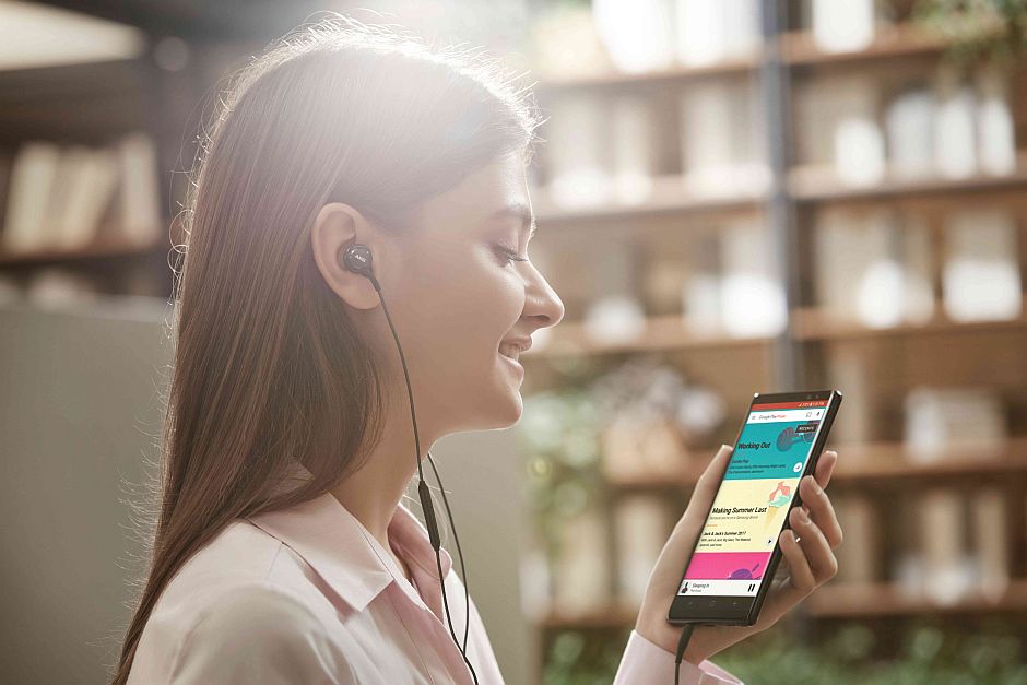 The Galaxy Note 8 comes bundled with earbuds made by AKG, the popular audio brand. — Photos: Samsung