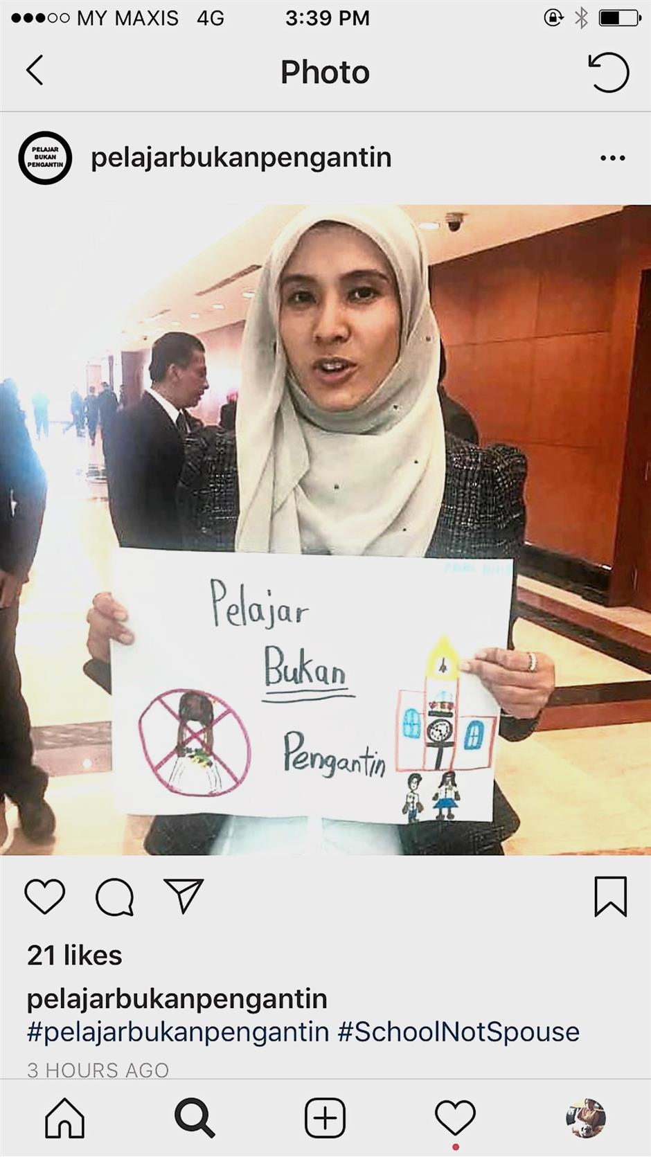 Join us: Nurul Izzah showing her support for the campaign.