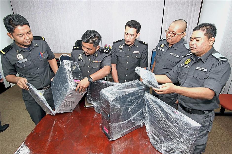 Rm286 000 In Unlicensed Software Seized From Firm The Star