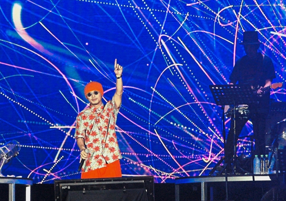 Namewee entertaining the crowd with several of his hit songs.
