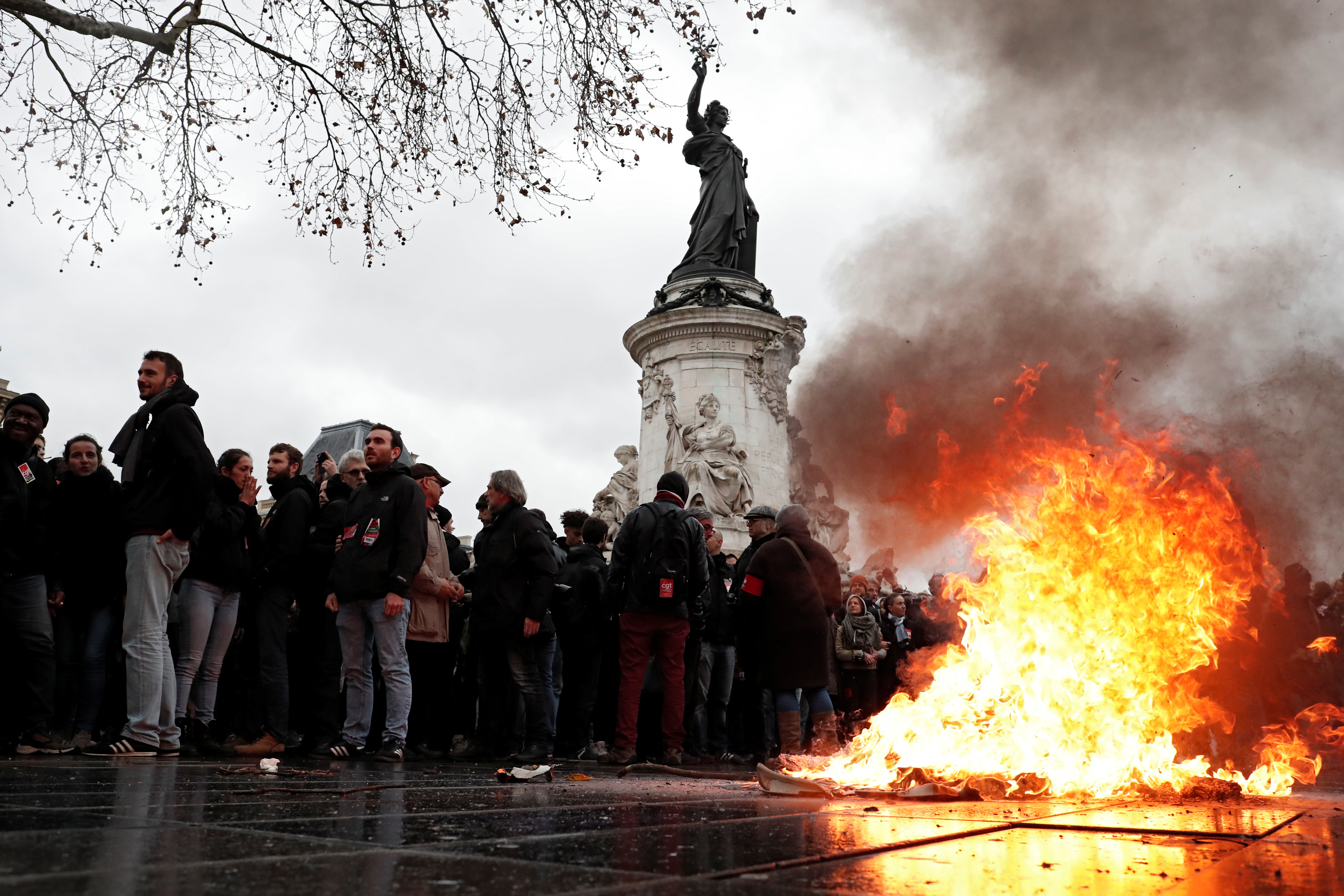 France Braces For Trouble Macron To Address Yellow Vest - 