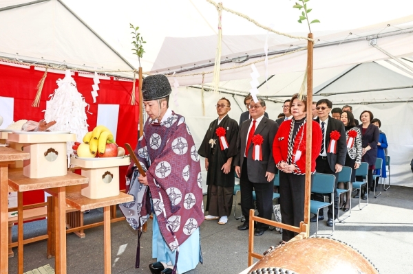 The celebration kicked off with a traditional Shinto blessing ceremony, witnessed by the Hamada family, key executives from Fung Group and Heritage Foods Group, Kumamoto government officials and media from around the Asian region.