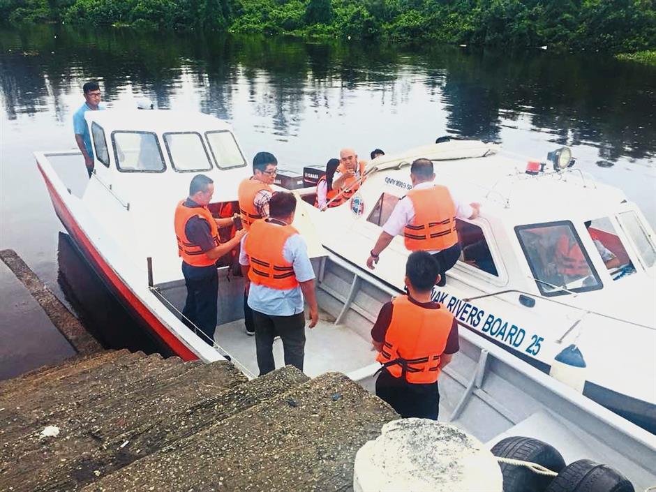 Sarawak Rivers Board and Miri City Council on a joint round to check on polluted rivers.