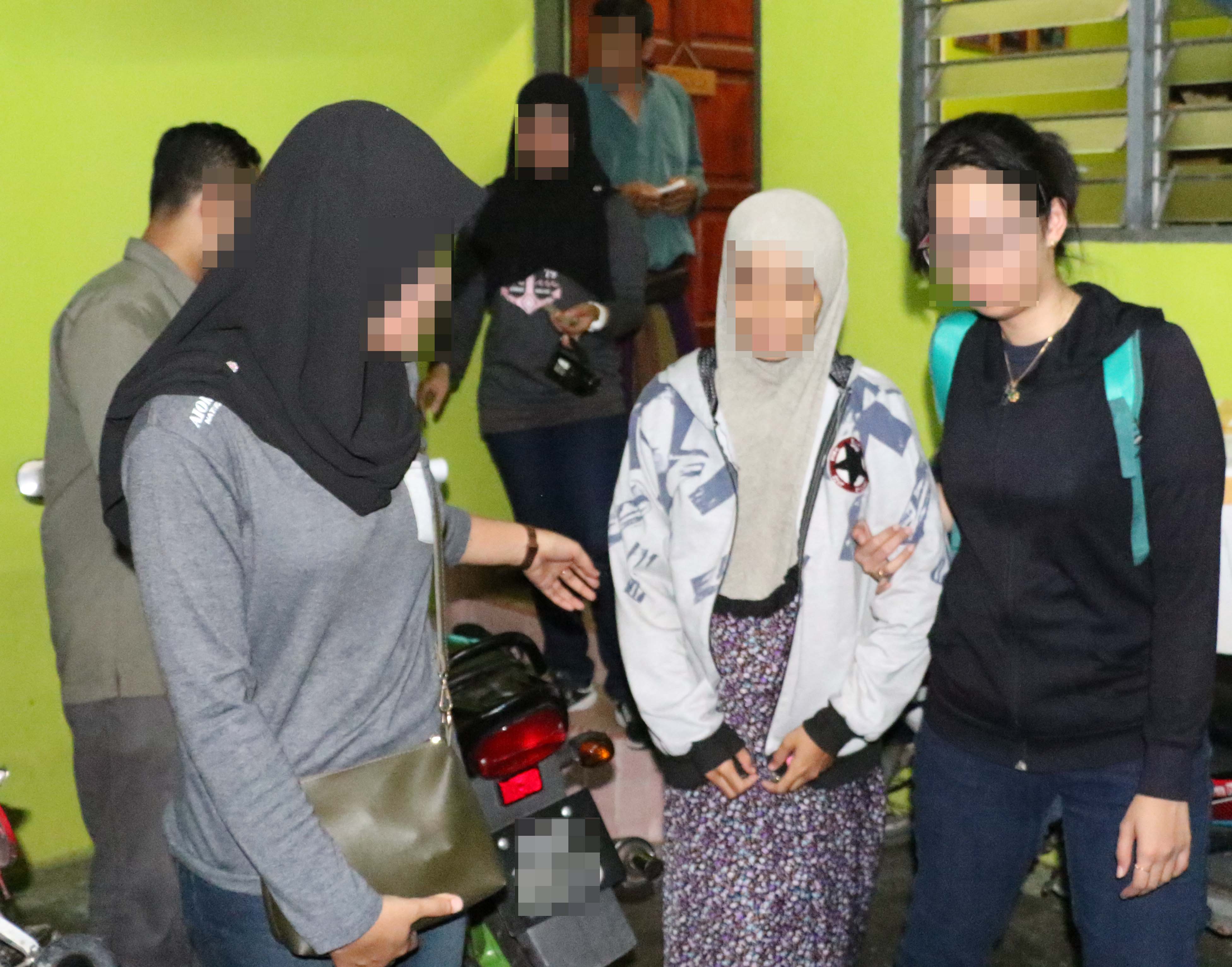 Man Who Threatened To Kill King Among Seven Suspected Militants - 