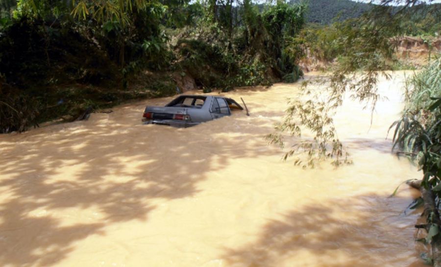 Two Drown In Flash Floods In Kulim The Star