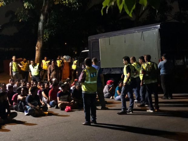 Police Detain 73 Illegals At Wholesale Market In Seri Kembangan The Star