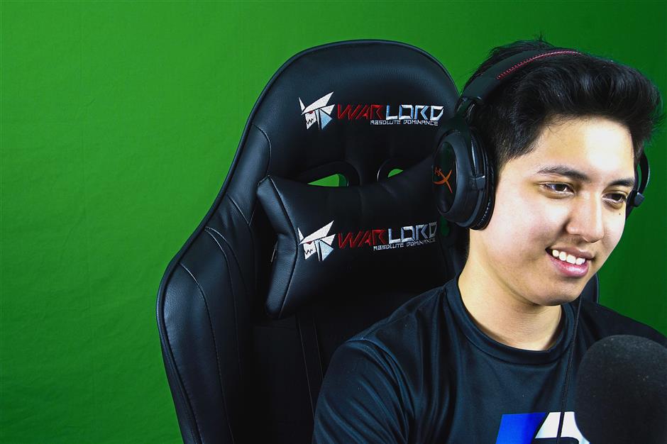Although all kinds of negative statements surround the world’s community of hardcore video game players, professional gamer Muzaffar Mustafa begs to differ. Mustafa, or better known as his pseudonym Senpaics, is an avid professional gamer who streams himself playing on a site called “Twitch”.