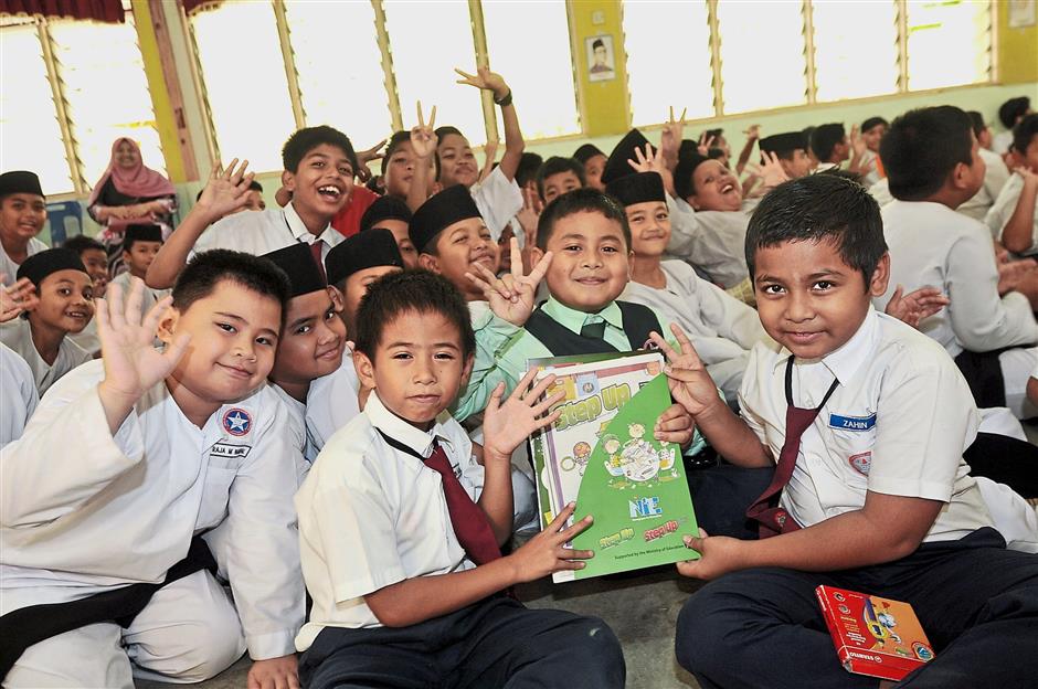 Johor primary schools get language boost | The Star