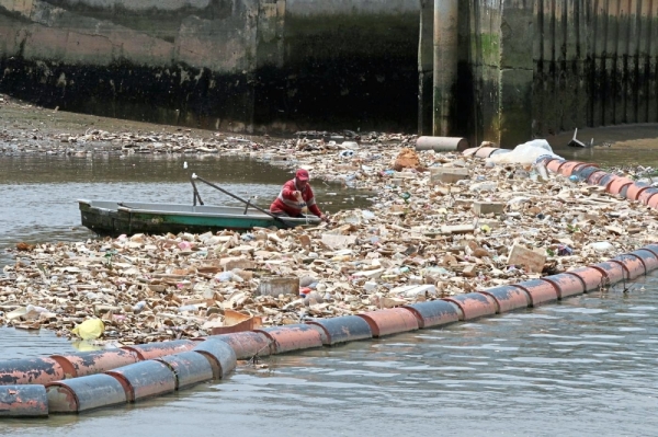 Johor will not hesitate to take legal action against those who pollute rivers in the state. — Filepic