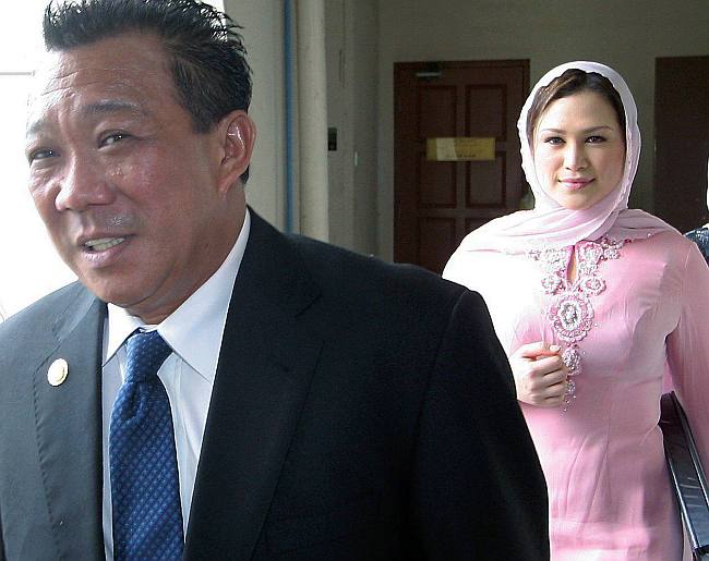 Bung Moktar Wife Held For Alleged Corruption Expected To Be Charged On May 3 The Star