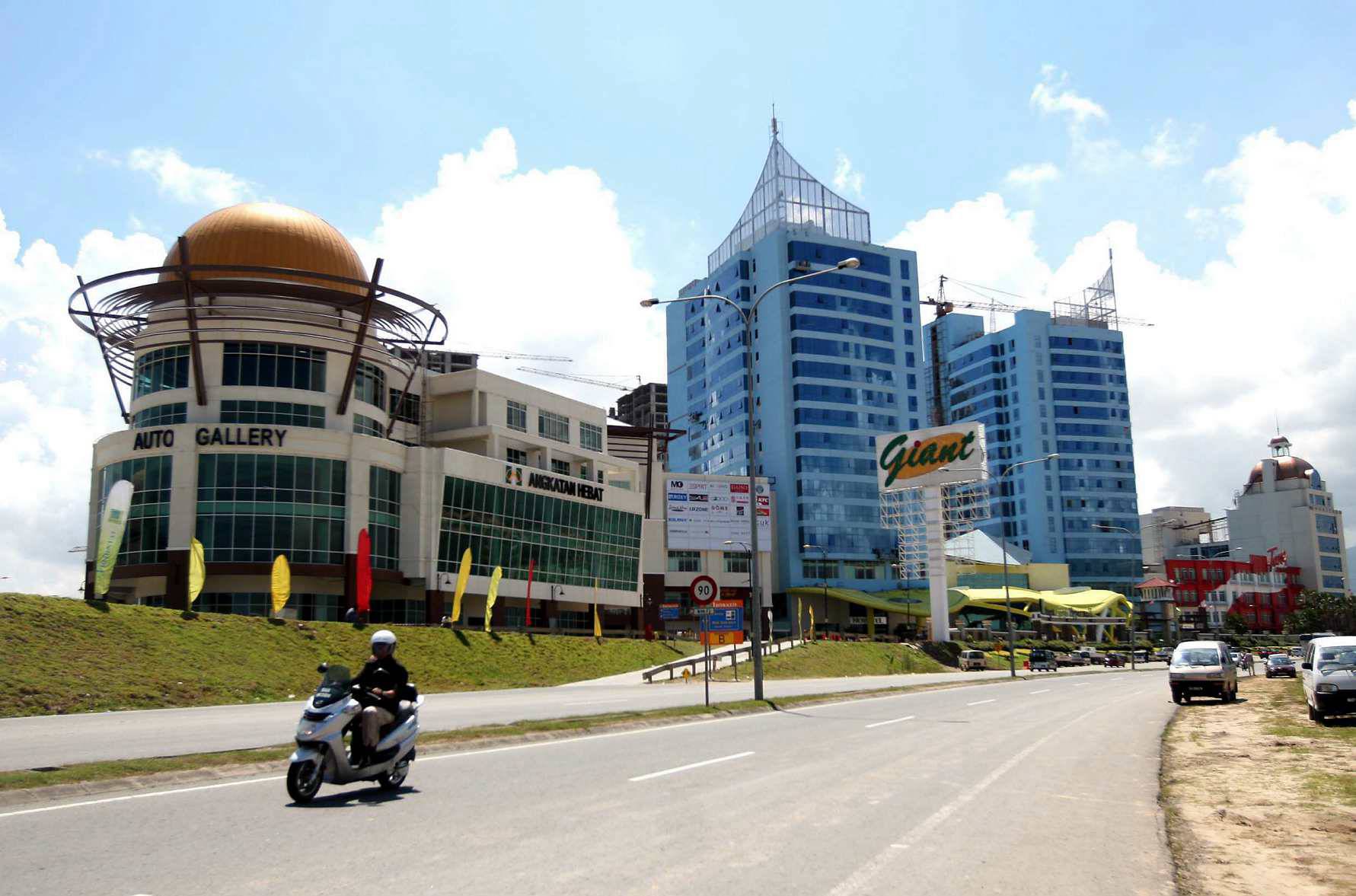 1borneo Hypermall Retailers Form Company To Take Over Mall S Management The Star