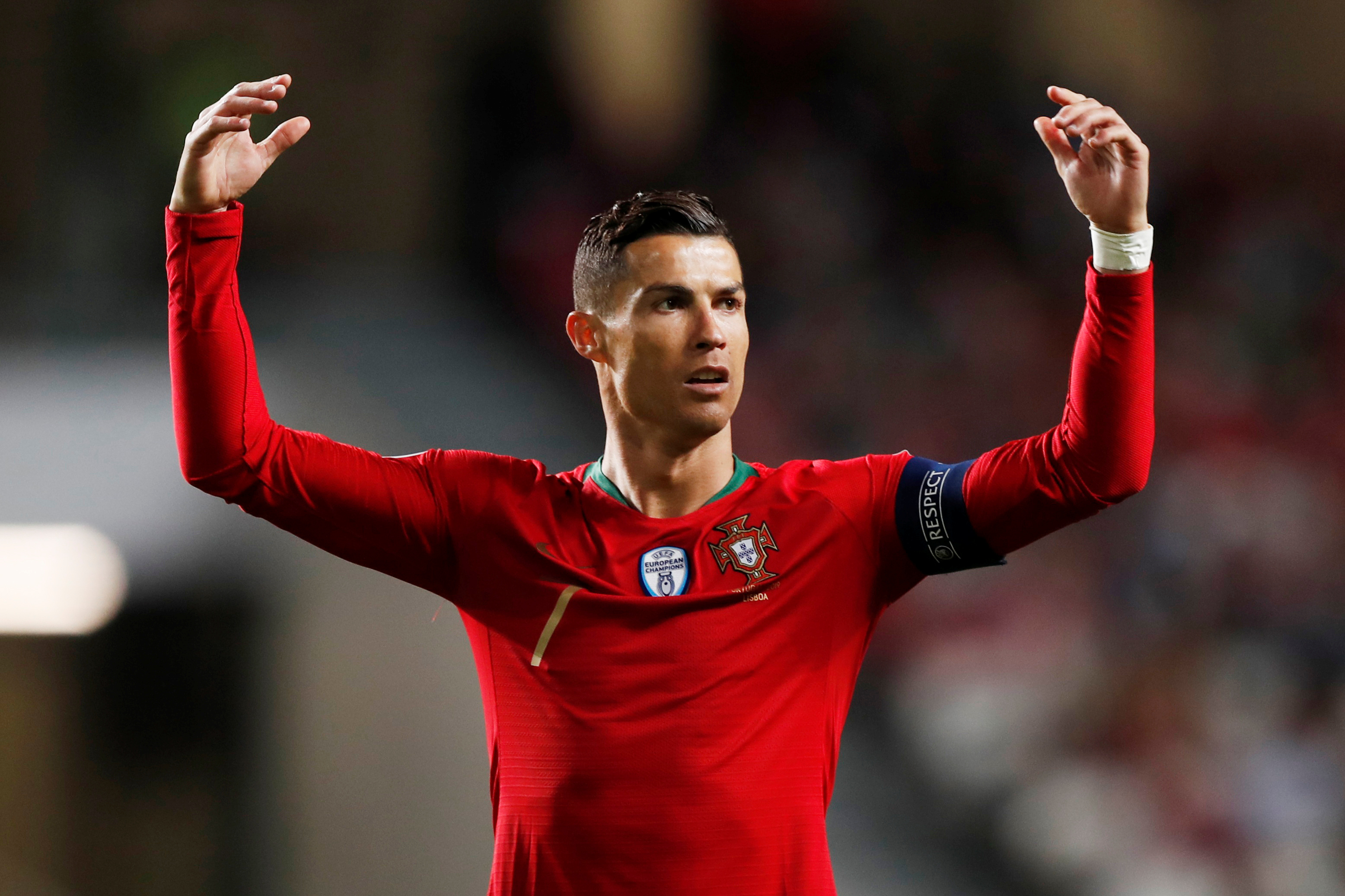 Football Injured Ronaldo Limps Off In Portugal Qualifier The Star