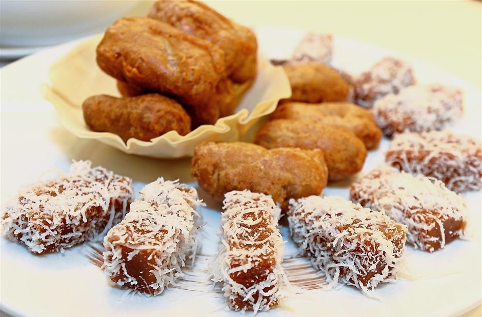 All the set meals end with Dynasty’s Fortune Pastries, featuring nian gao.