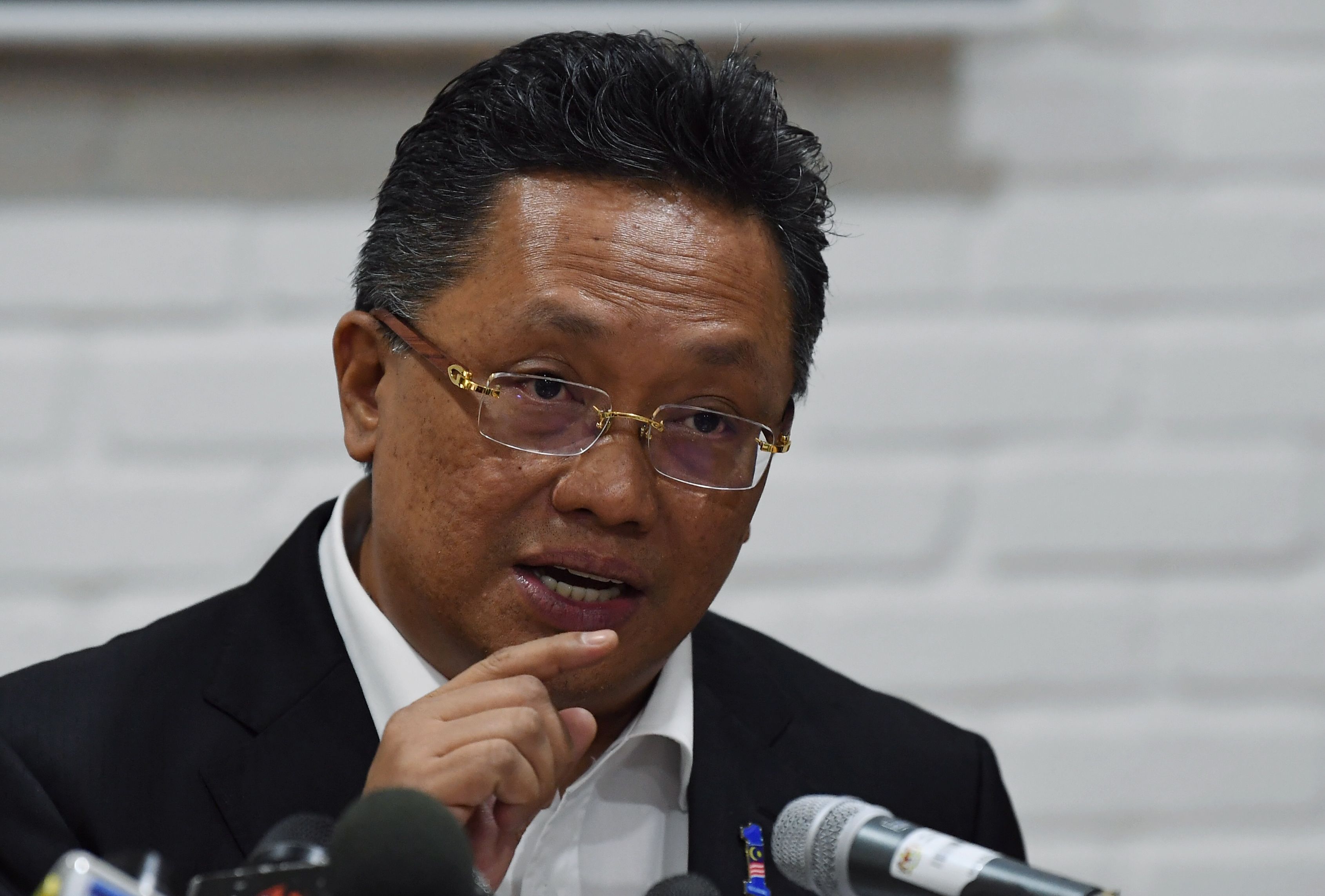 Rahman Dahlan Dr M Blaming Govt To Get Sympathy Votes The Star