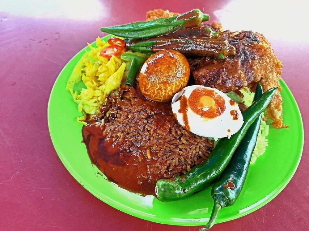 Nasi kandar brings joy near campus  The Star