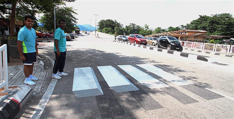 Zebra Crossing In Malay : Traffic Zebra Stock Photo Alamy