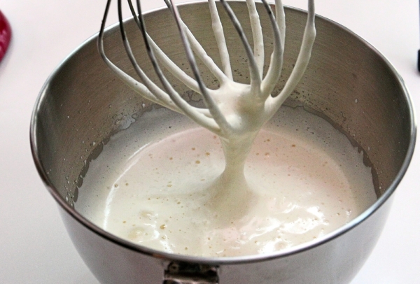 Whisk eggs with castor sugar until white and fluffy. 