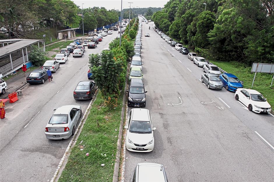 Parking Woes Illegal Dumping Near Hospital The Star