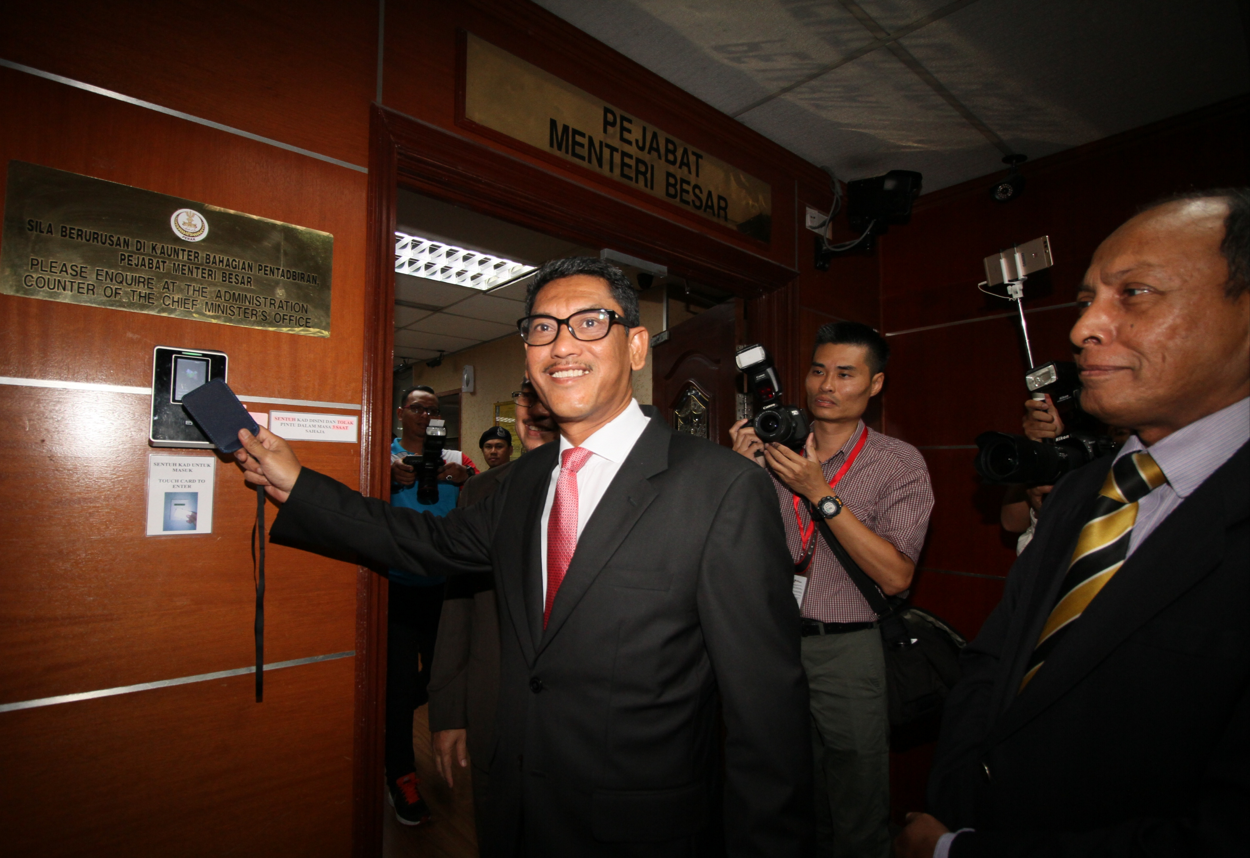 New Perak Mb Clocks In For Work The Star