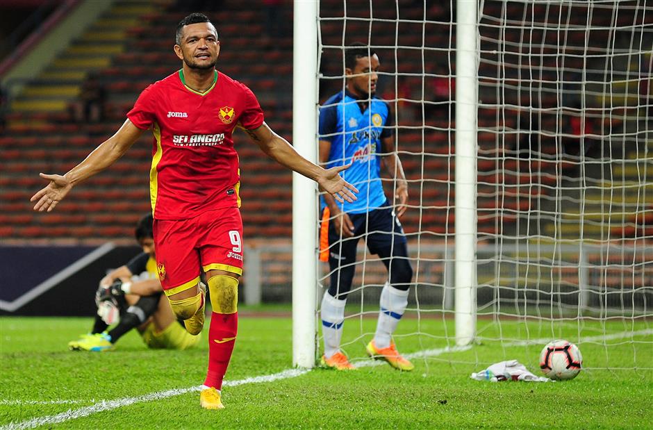 Football Selangor Notches Fourth Win In Super League Taking Down Pknp 2 1 The Star