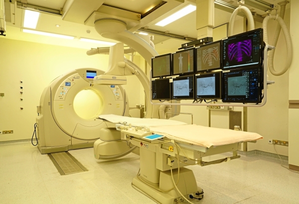 Facilities: Diagnostic imaging in 3D and 4D is available at SJMC.