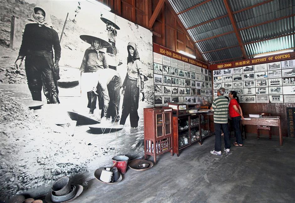 The museum features a significant number of photos and items related to the towns tin-mining past.