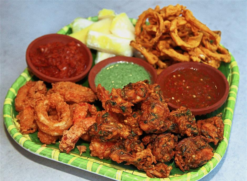 The Raam Ravan Platter makes a tasty sharing snack.