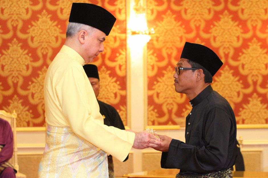 Perak Pakatan Chairman Ahmad Faizal Sworn In As Perak Mb Updated The Star