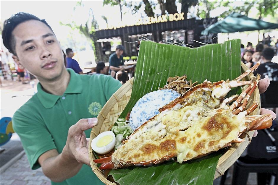 Lobster nasi lemak pulls in the crowd | The Star Online