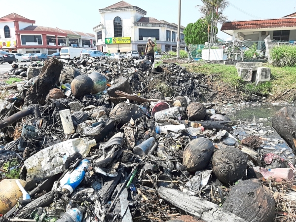 Alor Setars Open Sewer Gets A Clean Up The Star Online