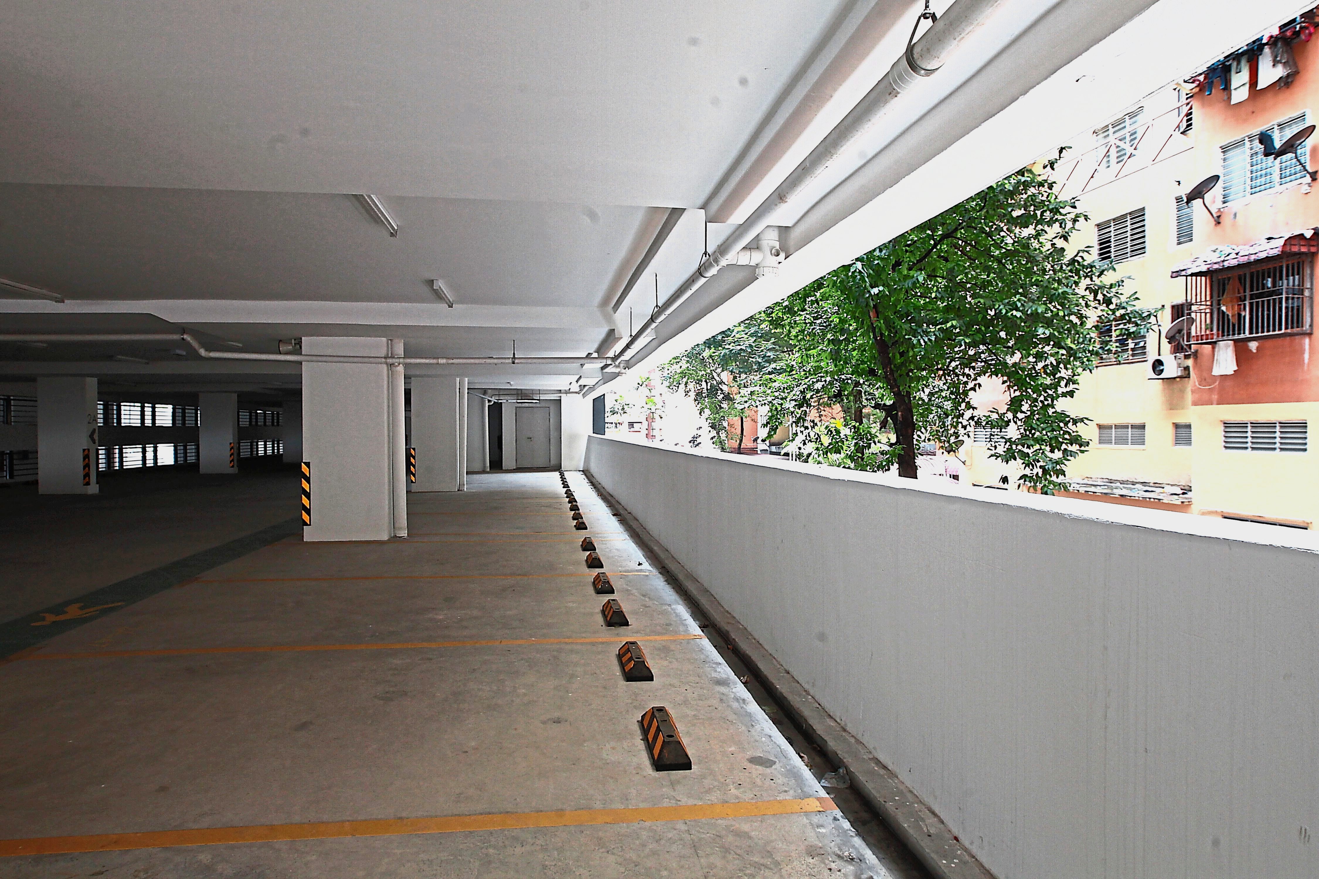 Multi-storey carpark long ready but flat dwellers still ...