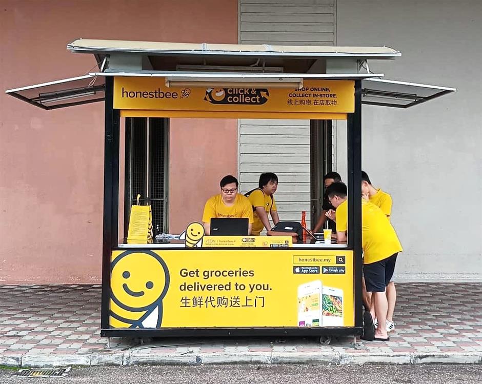 What the Honestbee Click and Collect kiosk at a mall in Johor Bahru looks like.