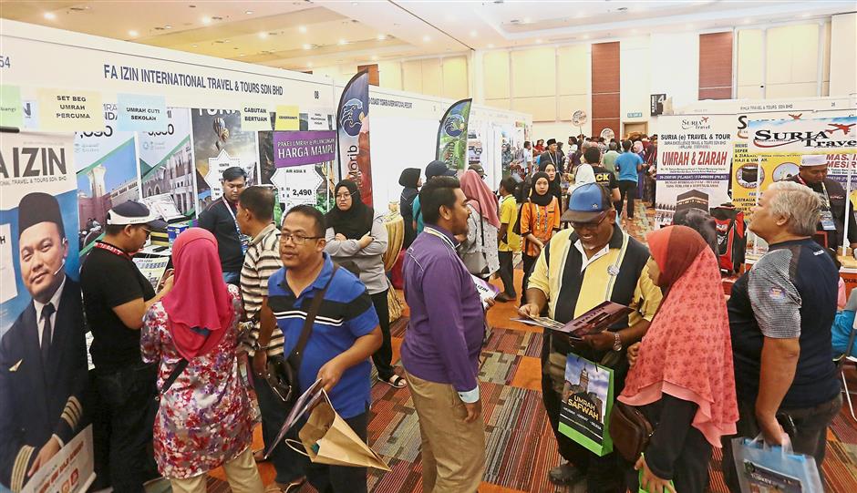 Thousands thronging the carnival over the weekend to get attractive holiday packages.