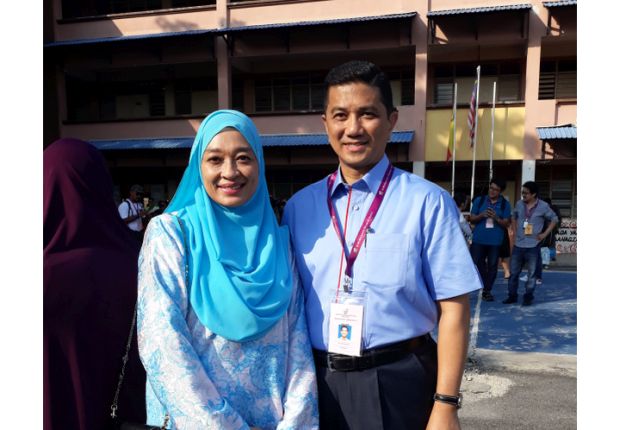 Azmin Wishes Azwan Good Luck While Azwan Says Ballot Boxes Were Tagged Wrongly The Star